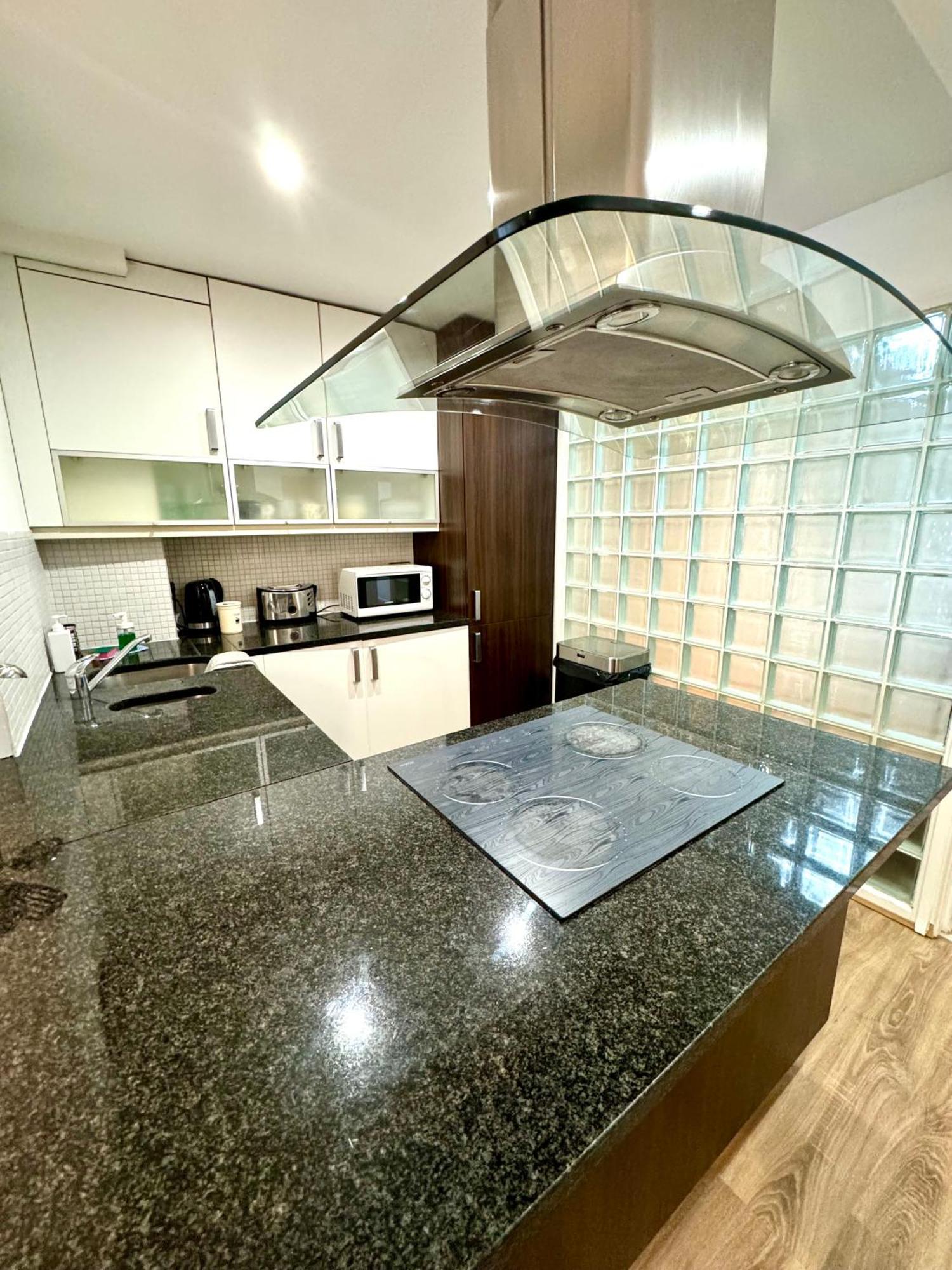 The Crib - 3 Bedroom Central By Wild Londra